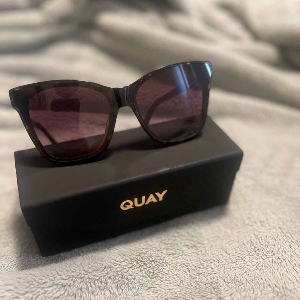 Quay Australia Black Sunglasses Classic Design